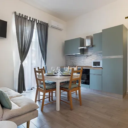 Guesthost - Roby's Appartement Cagliari