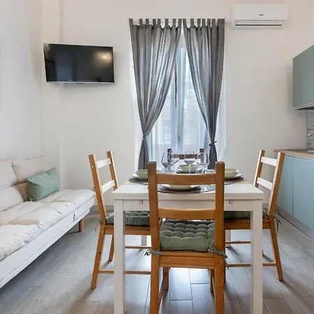 Guesthost - Roby's Appartement