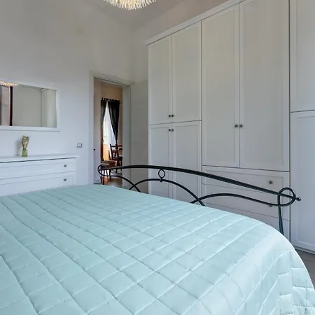 Guesthost - Roby's カリアリ